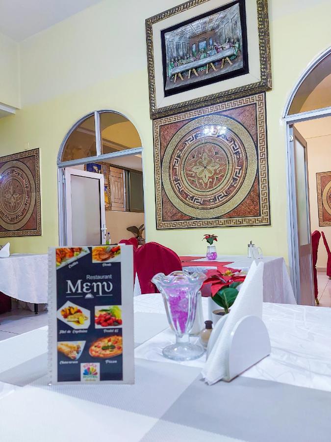 Hotel Relax Кіншаса Екстер'єр фото