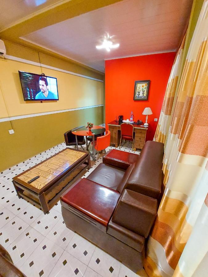 Hotel Relax Кіншаса Екстер'єр фото