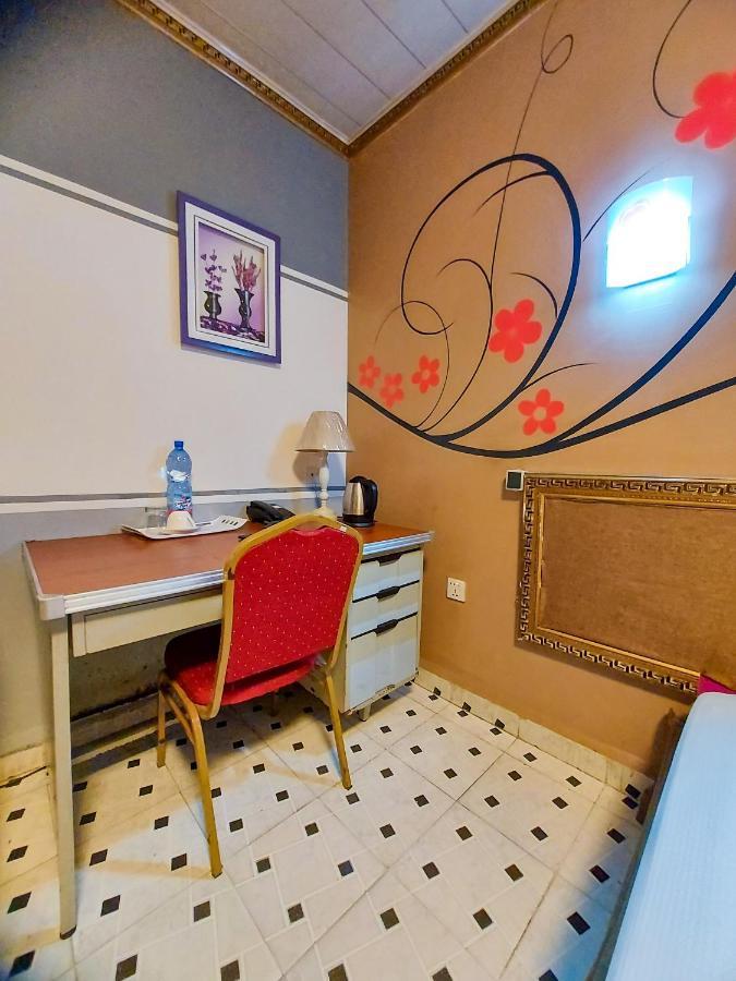 Hotel Relax Кіншаса Екстер'єр фото