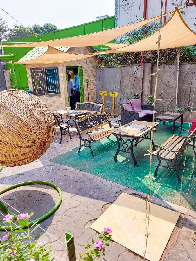 Hotel Relax Кіншаса Екстер'єр фото